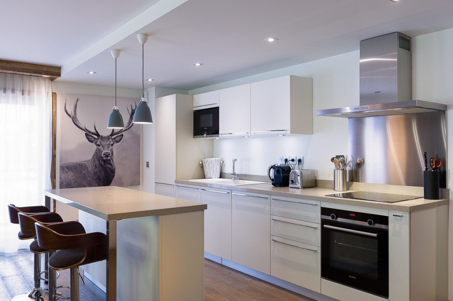 B203 | Wood and stone come together