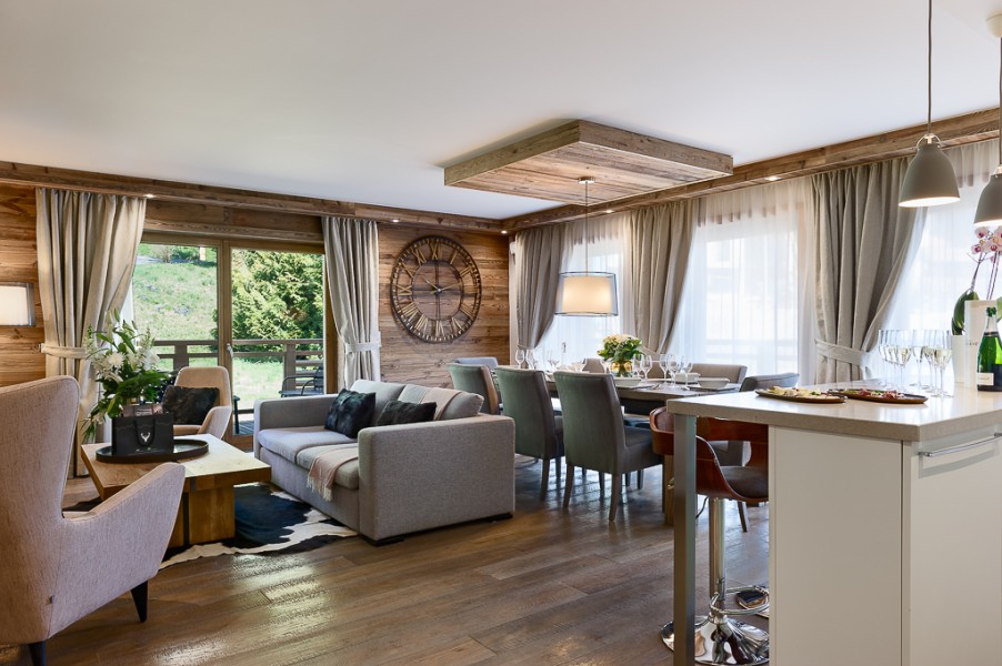 B203 | Wood and stone come together